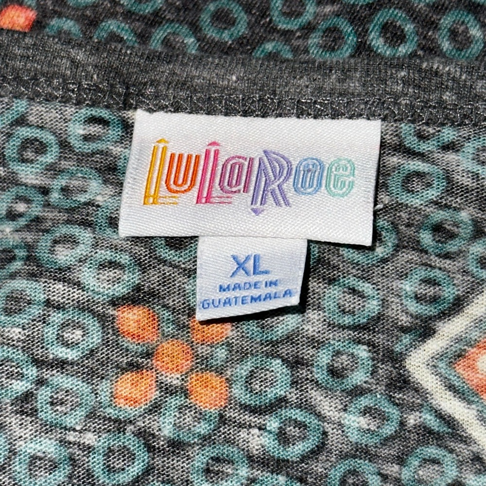 3/$30 LulaRoe Randy Tee - Picture 4 of 6